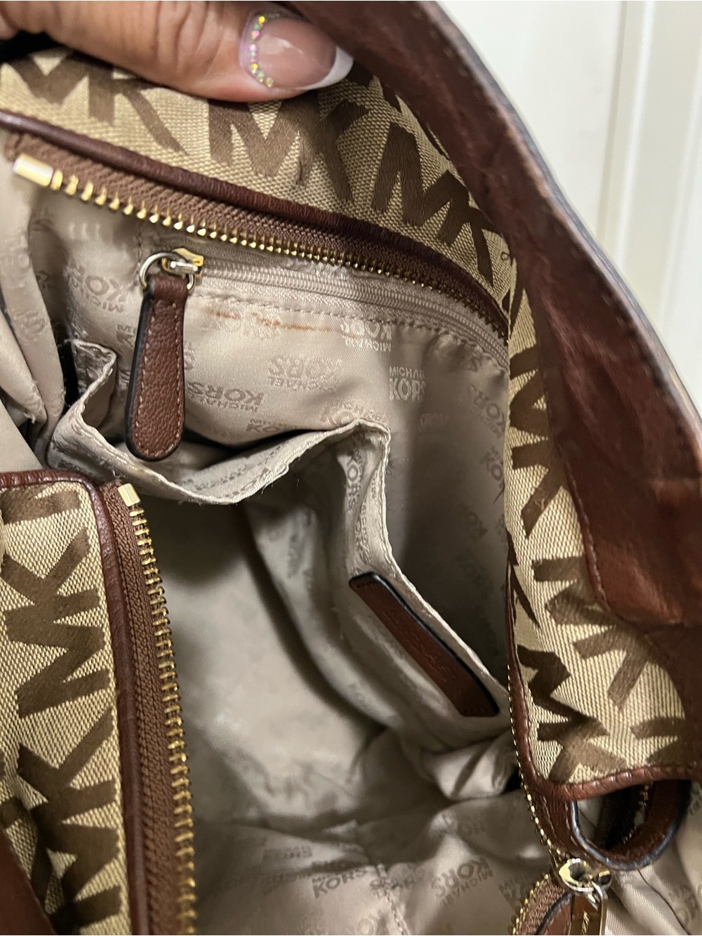 Michael Kors Kingsbury Medium Tote Bag - Picture 6 of 7